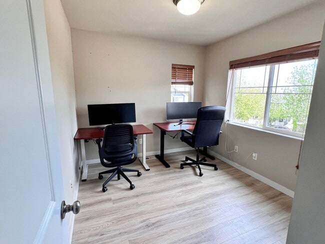 Building Photo - Beautiful 4BR | 2.5BA Home on Cul-de-Sac i...