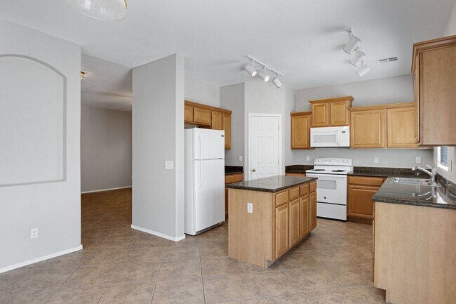 Building Photo - Large two story home in San Tan Heights!