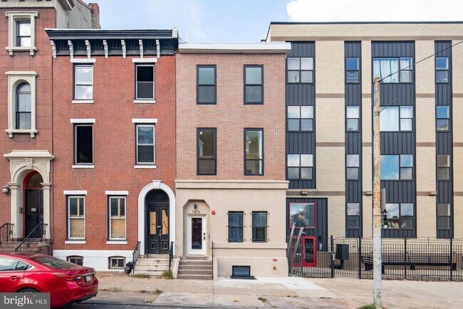 Building Photo - 1513 W Girard Ave