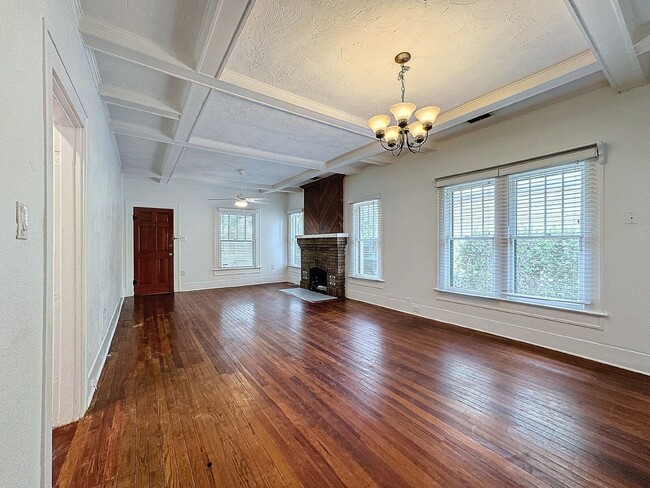 Building Photo - 226 9th Ave N