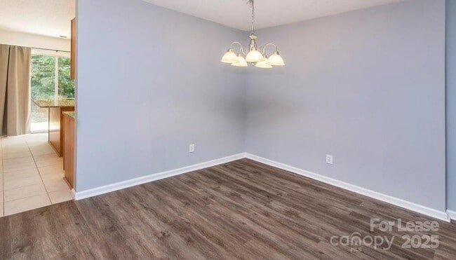 Building Photo - 3134 Summercroft Ln
