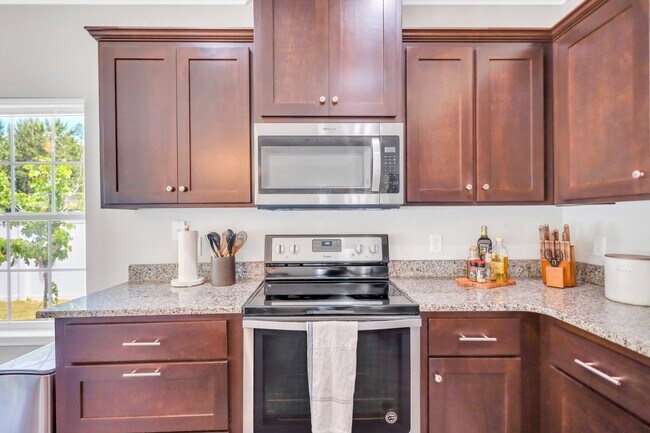 Building Photo - 725 Waterlily Ct