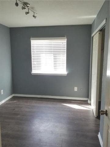 Building Photo - 305 De Palma Pl