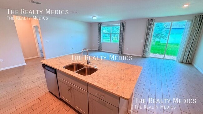 Building Photo - 702 Alta Vista Ct