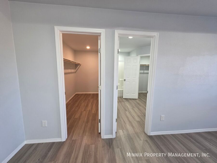 Building Photo - 1647 Wrigley Dr