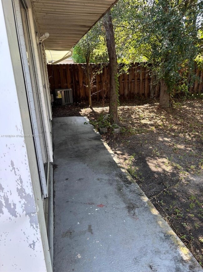 Building Photo - 9761 W Heather Ln