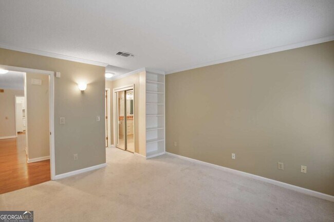 Building Photo - 202 Peachtree Forest Dr