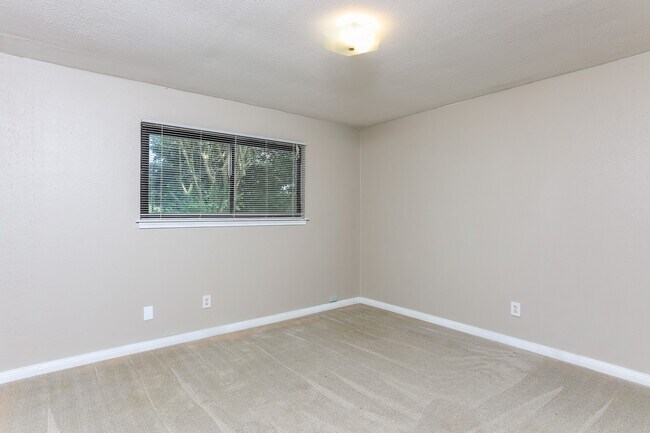 Building Photo - 1226 Ferndale Dr