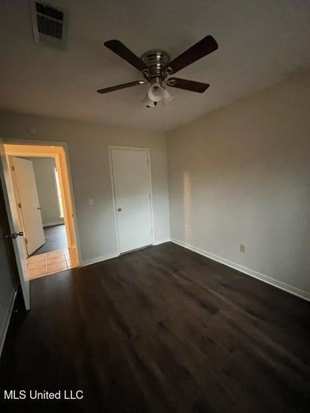 Building Photo - 35 Lance Dr