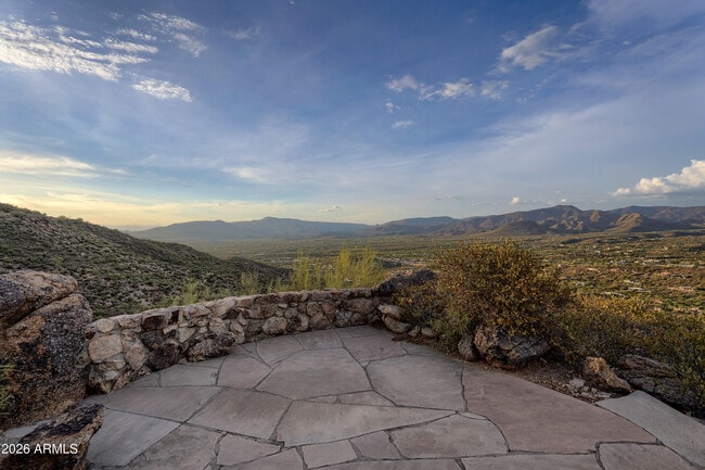 Building Photo - 6700 E Hawksnest Rd