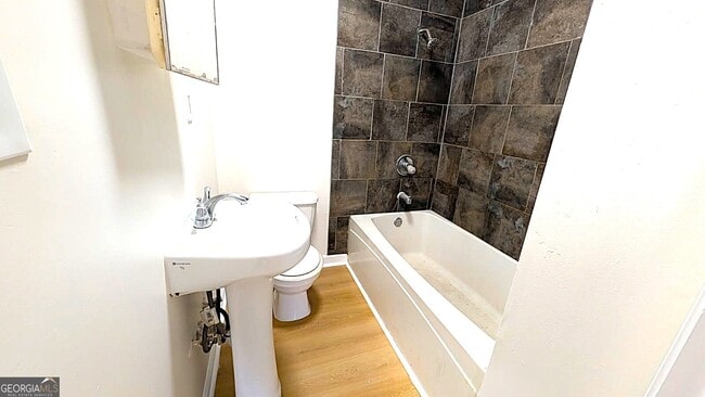 Building Photo - 1917 Baker Rd NW