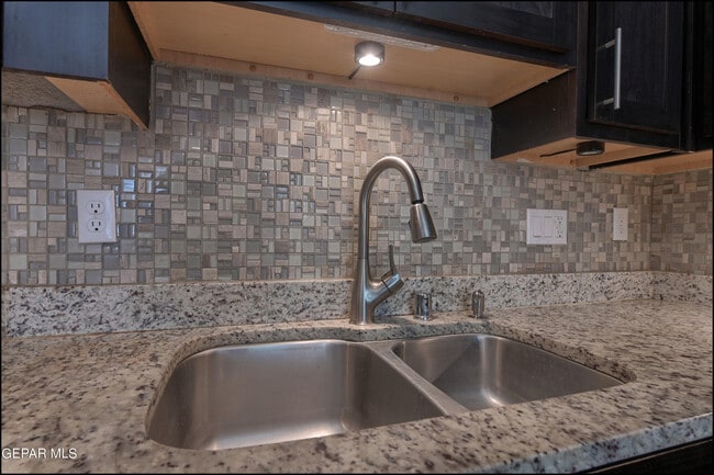 Building Photo - 14840 Ted Banks Ave