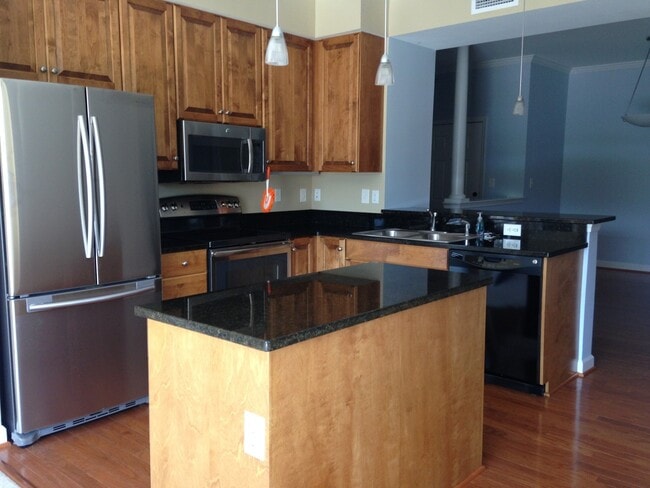 Building Photo - PORT WARWICK