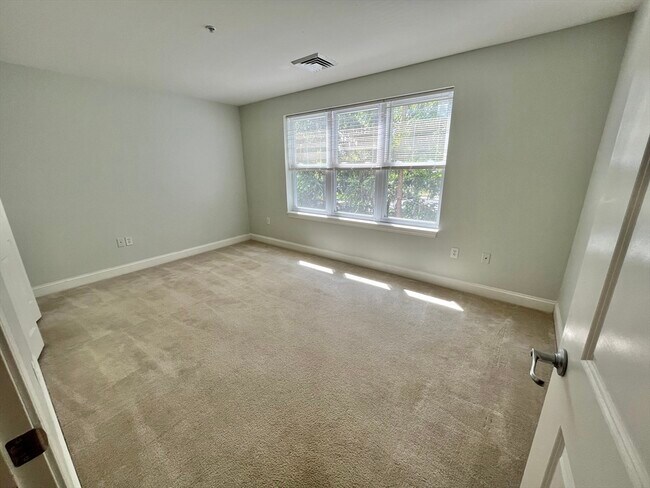 Building Photo - 320 Rindge Ave