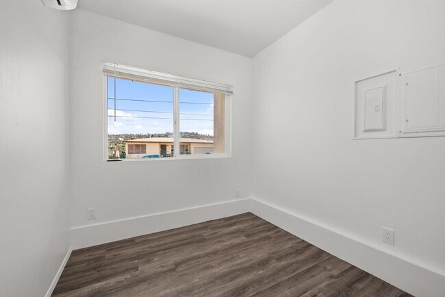 Building Photo - 6467 Cleo St
