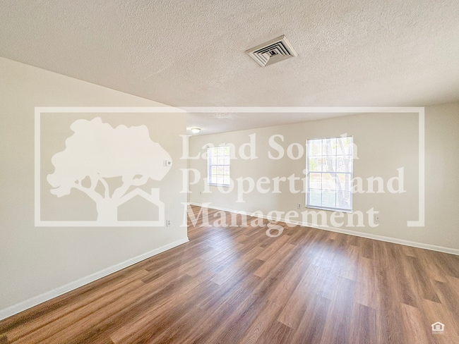 Building Photo - 420 Allamanda Dr