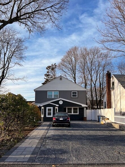 Building Photo - 58 Caldwell St