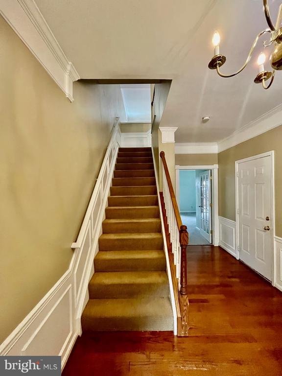 Building Photo - 7504 Lamoyne Ct