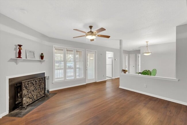 Building Photo - 2811 Edridge Ct