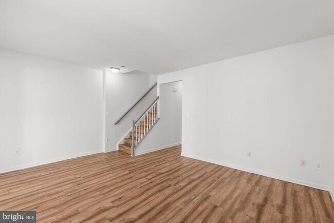 Building Photo - 2372 Woodland Pond Ln