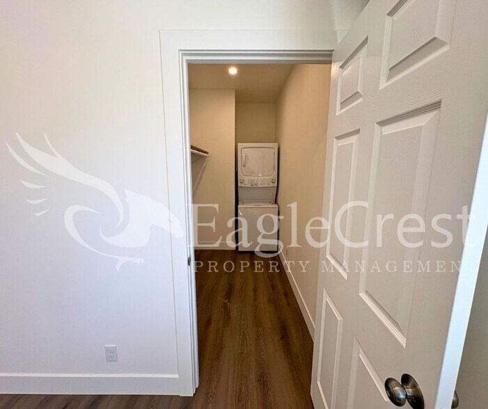 Building Photo - 420ANKENY