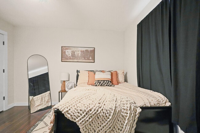 Building Photo - 4302 42nd St