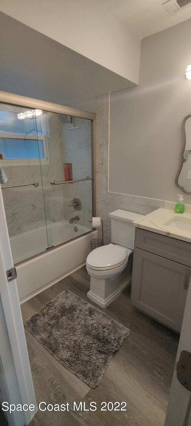 Building Photo - 100 Coral Way E