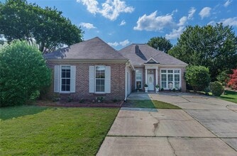 Building Photo - 9300 Greythorne Way