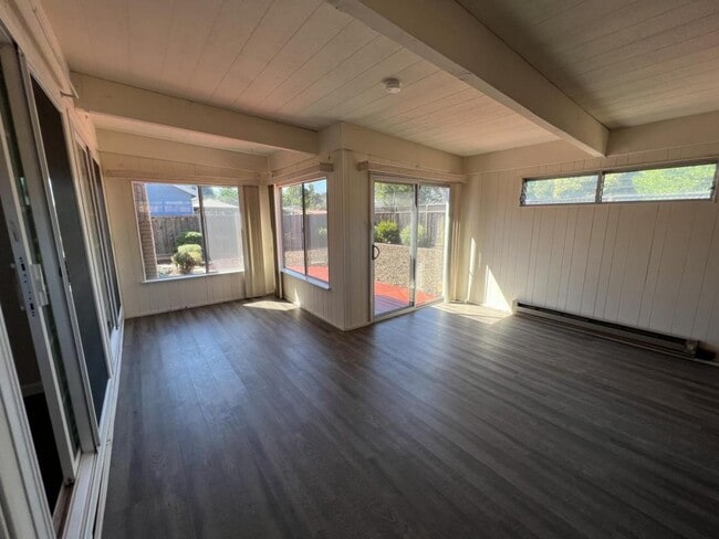 Building Photo - 317 Curie Dr