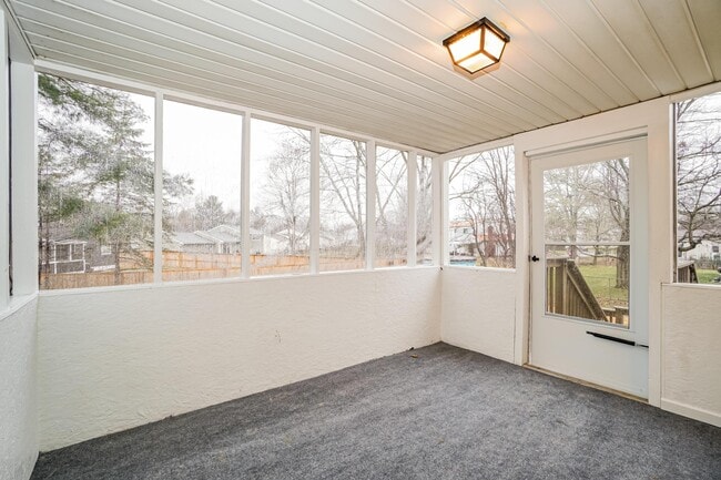 Building Photo - 511 Hilltop Dr