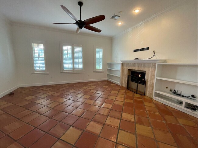 Building Photo - Davis Islands Spanish Med 3 Bed 2.5 Bath 1 car garage with Spool