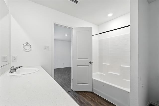 Building Photo - 5348 Finbrooke Dr