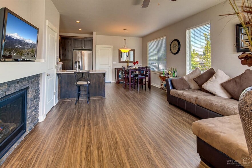 Building Photo - 3127 SW 28th St