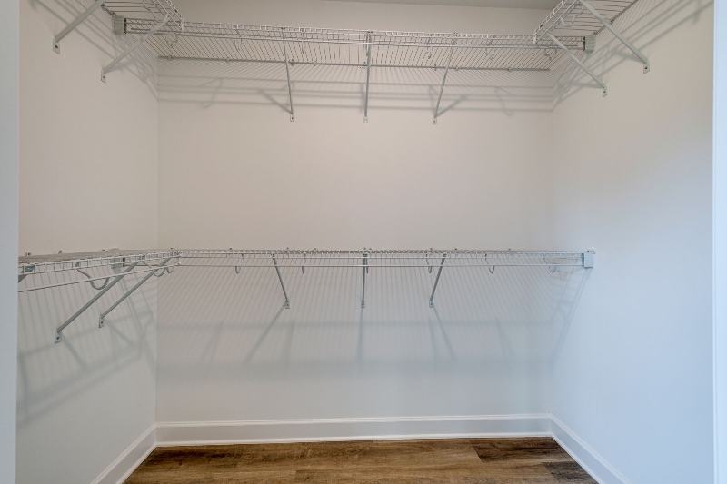 Building Photo - 644 S Tunnel Rd