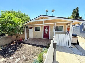 Building Photo - Charming Long Beach Home with Bonus Spaces!