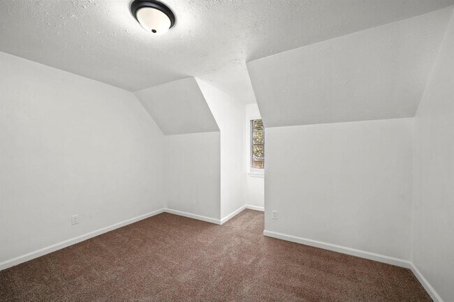 Building Photo - 12711 Shady Knoll Ln