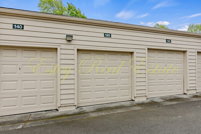 Building Photo - Glen Cove Condo with Amazing Water Views!