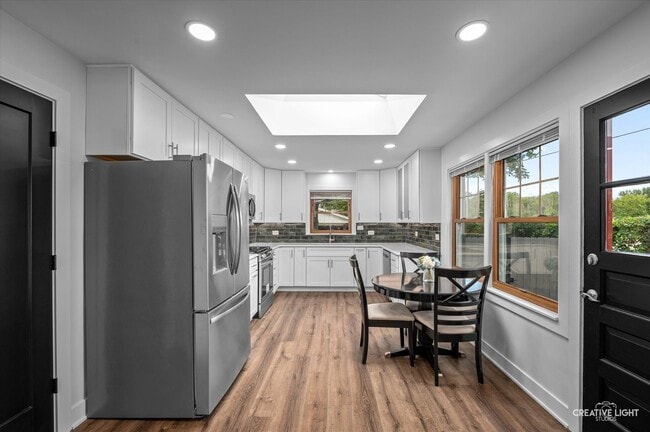 Building Photo - 3834 Hampton Ave