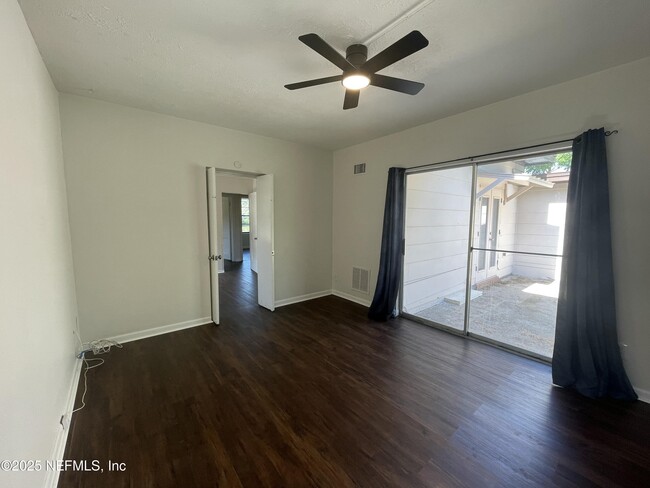 Building Photo - 5258 Janice Cir S