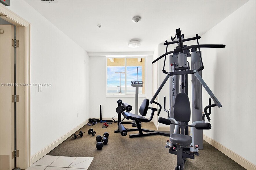 Building Photo - 2701 SW 3rd Ave