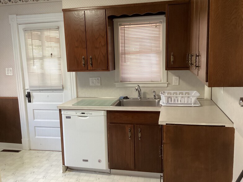 Building Photo - 18 Rockland St