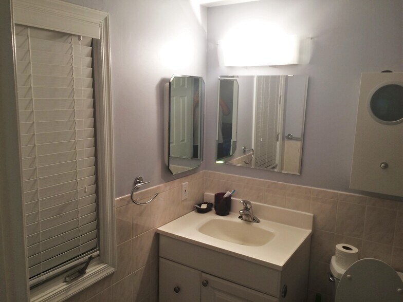 Building Photo - 12520 Fanleaf Ct