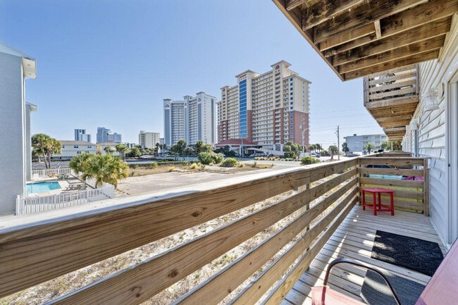 Building Photo - 344 E Beach Blvd