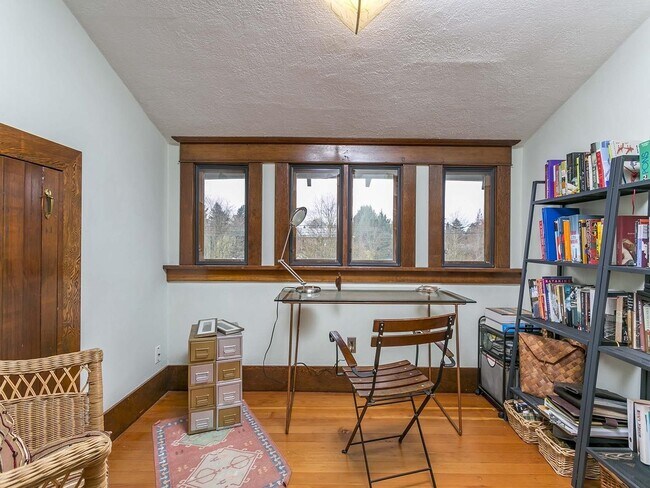 Building Photo - Beautiful NE Home Ready for Rent