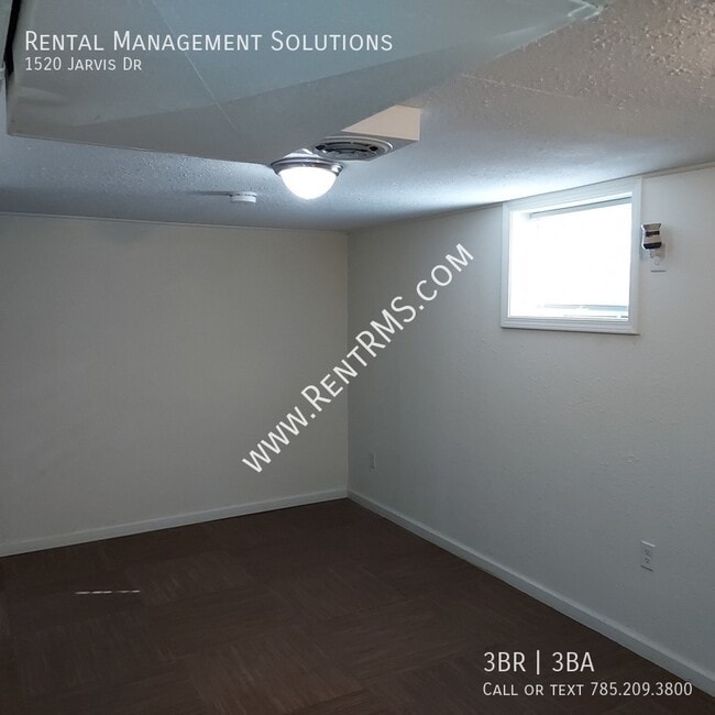 Building Photo - **BY APPOINTMENT ONLY**1520 Jarvis Dr - 3 ...