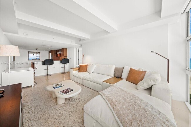 Building Photo - 6801 Collins Ave