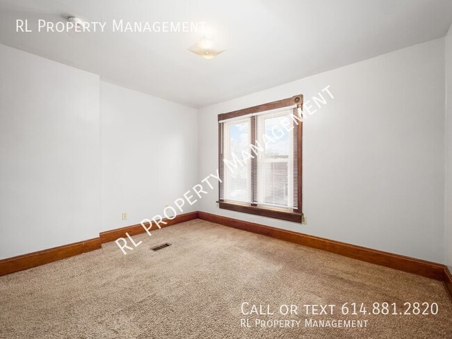 Building Photo - 3 bedroom & 1.5 bath duplex in Old North C...