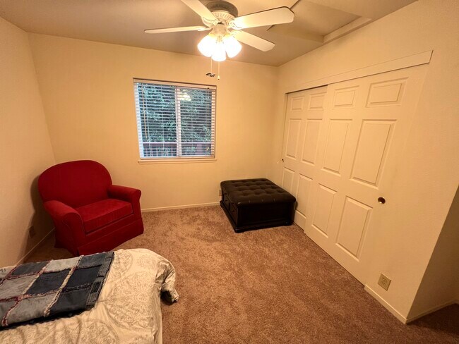Building Photo - 21896 Fallview Dr