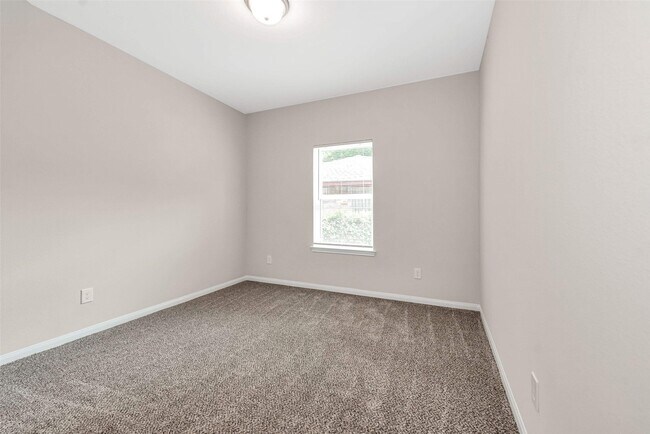 Building Photo - 1206 Denison Ave
