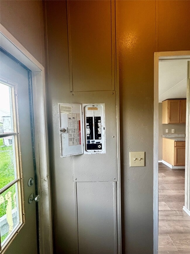 Building Photo - 2515 Oyster Creek Bend